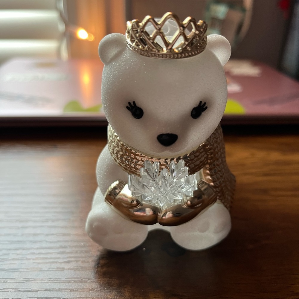 BBW Royal Polar Bear Wallflower Holder **BRAND NEW**